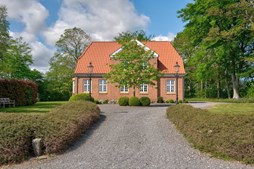 EDC Støvring præsenterer overdådig villa i naturskønne omgivelser tæt på Aalborg