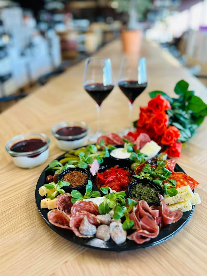 Fredericia Vinhandel tilbyder valentines tapas med gratis vinflaske