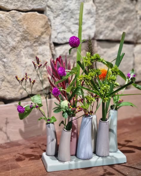 Fynbogården Blomster ApS tilbyder vase med afskårne blomster til weekendpris