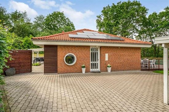 Kløvervej 1B og 1 anden boliger er kommet til salg denne uge i Kolding - se boligerne her.