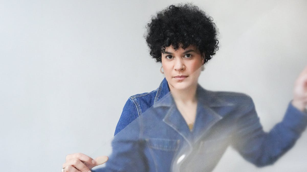 Oplev Nana Rashids unikke vokaljazz på Engelsholm Højskole