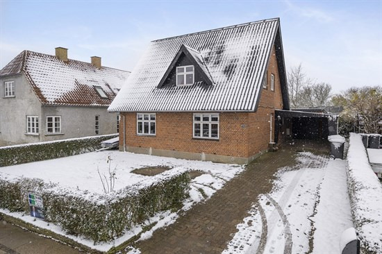 Stationsvej 65 og 1 anden boliger er kommet til salg denne uge i Vemmelev - se boligerne her.