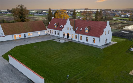 Luksusbolig netop kommet til salg i Middelfart: Se hvad du skal smide for Middelfarts dyreste adresser her