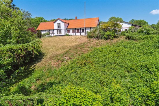 Top 6 over dyreste boliger til salg i Aakirkeby. Priser op til 6.950.000 kr