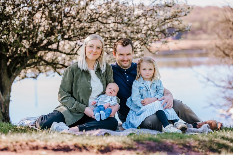 Magic Moments by Vivi Bartho fortæller om familiebilleder, der gemmer tiden lige nu