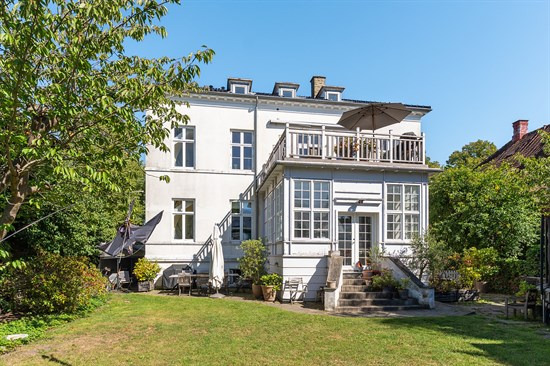 Femte Juni Plads 3 og 7 andre boliger er kommet til salg denne uge i Frederiksberg - se boligerne her.