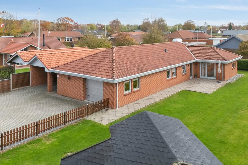 Velholdt etplansvilla til salg i Sønder Felding