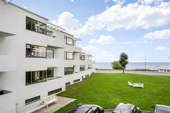Taarbækdalsvej 1C er til salg for kun 3.995.000 kr.: Se de billigste boliger til salg i Klampenborg her