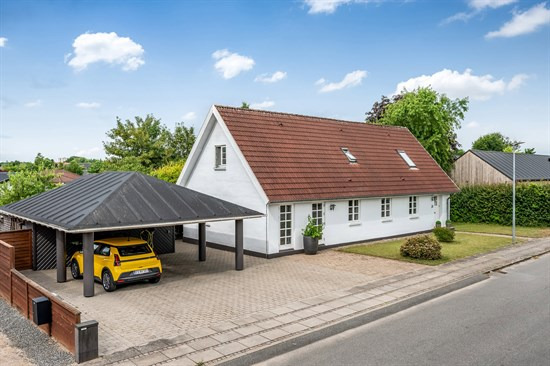 Violvej 14 og 3 andre boliger er kommet til salg denne uge i Vejen - se boligerne her.
