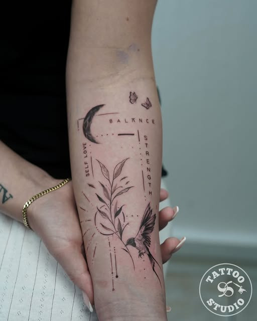 Tattoo Studio 96 præsenterer en kunstnerisk og symbolsk tatoveringsdesign