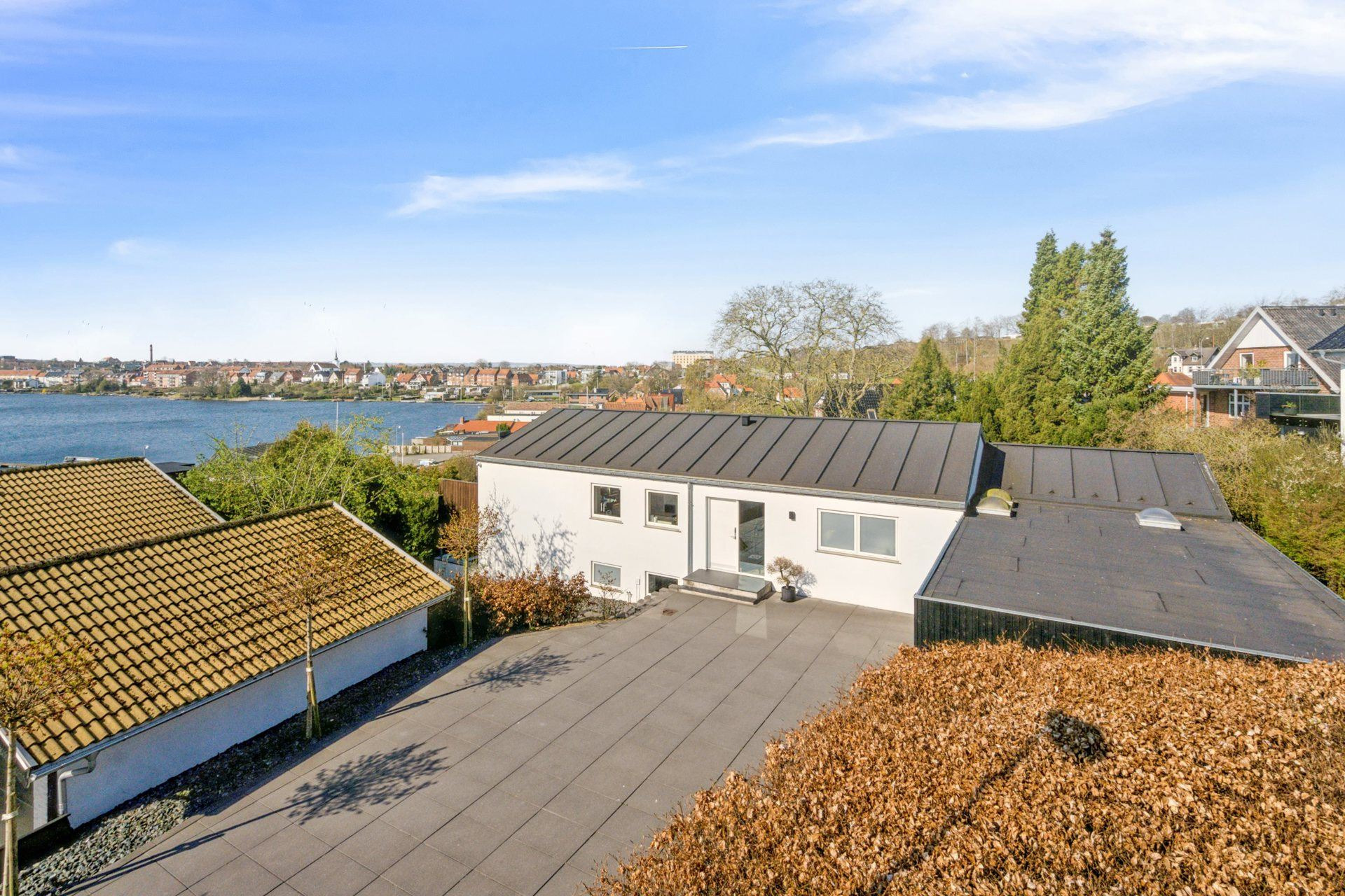 En ren boligdrøm på [m² på dyreste bolig] m² til 8,2  mio. kroner er nu komme til salg i Skanderborg: Se hvor de dyreste boliger til salg i Skanderborg er