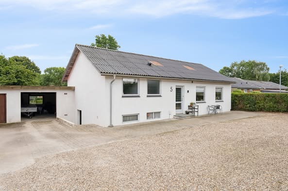 Nyhed fra John Frandsen Herning: hyggelig villa i Sønder Felding til salg for 595.000 kr.