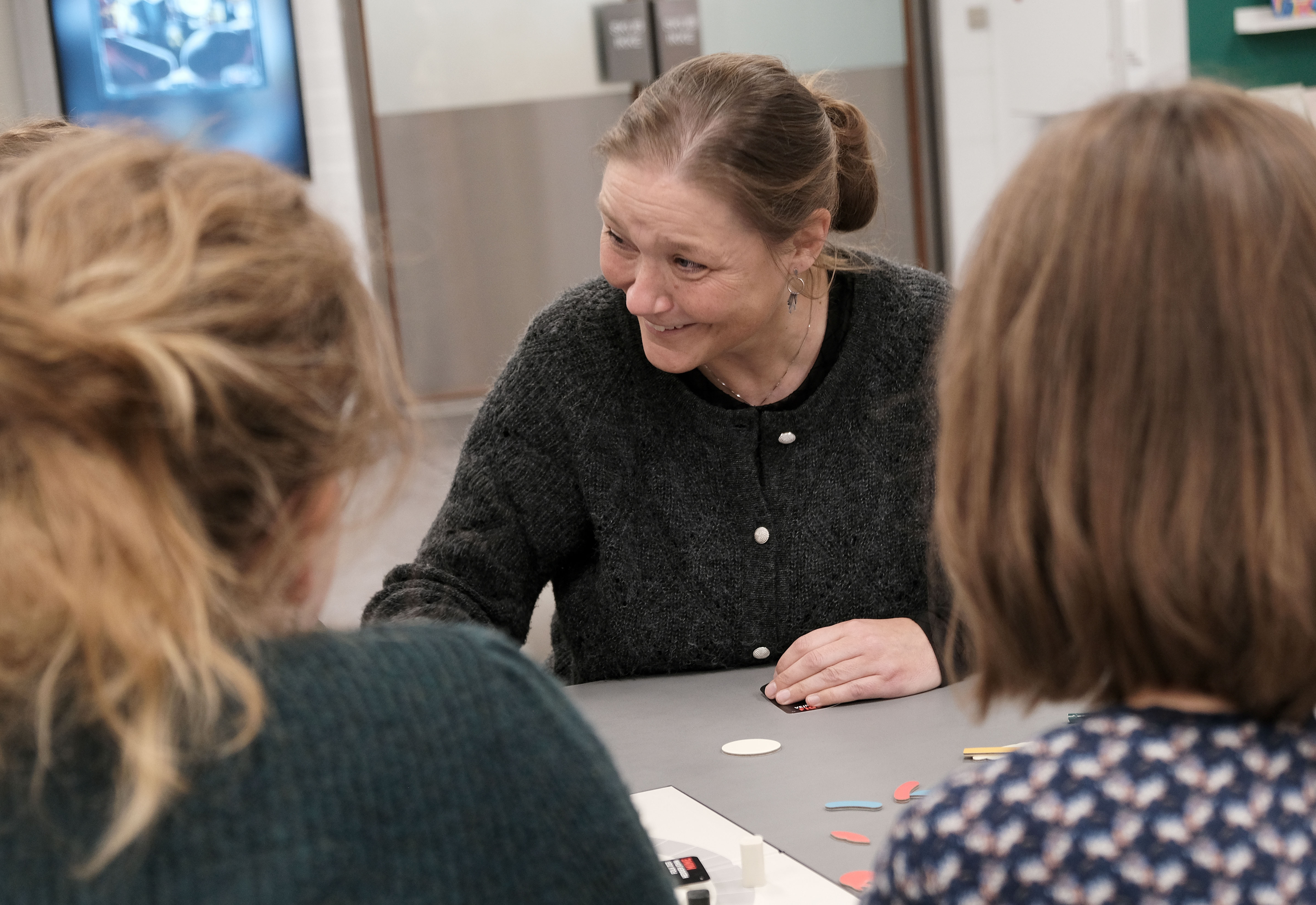 Nyt tiltag på Randers Bibliotek: Hyggelige og uformelle aktiviteter for voksne 