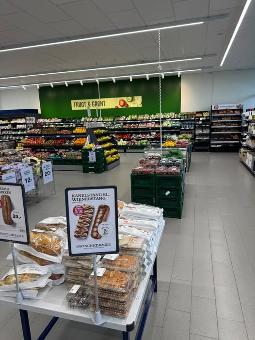 Rema 1000 Holstebrovej ønsker god påske med åbningstider fra 7-21