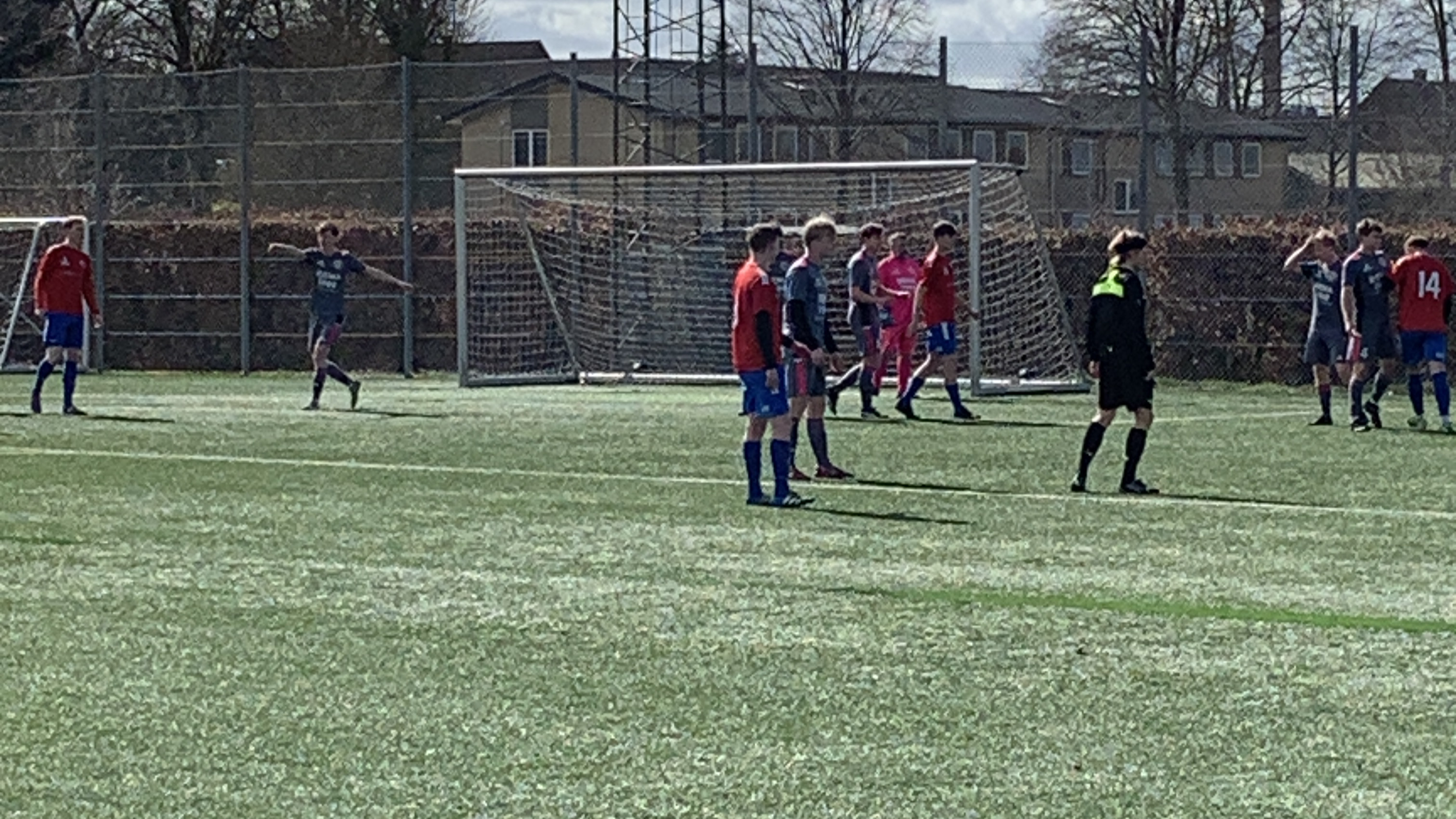 Hammel GF triumferer på blæsende græsbane og fastholder førstepladsen