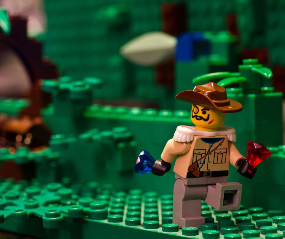 Oplevelser på Næstved Bibliotek og Bio Næstved: Fra LEGO-kreativitet til politisk indsigt