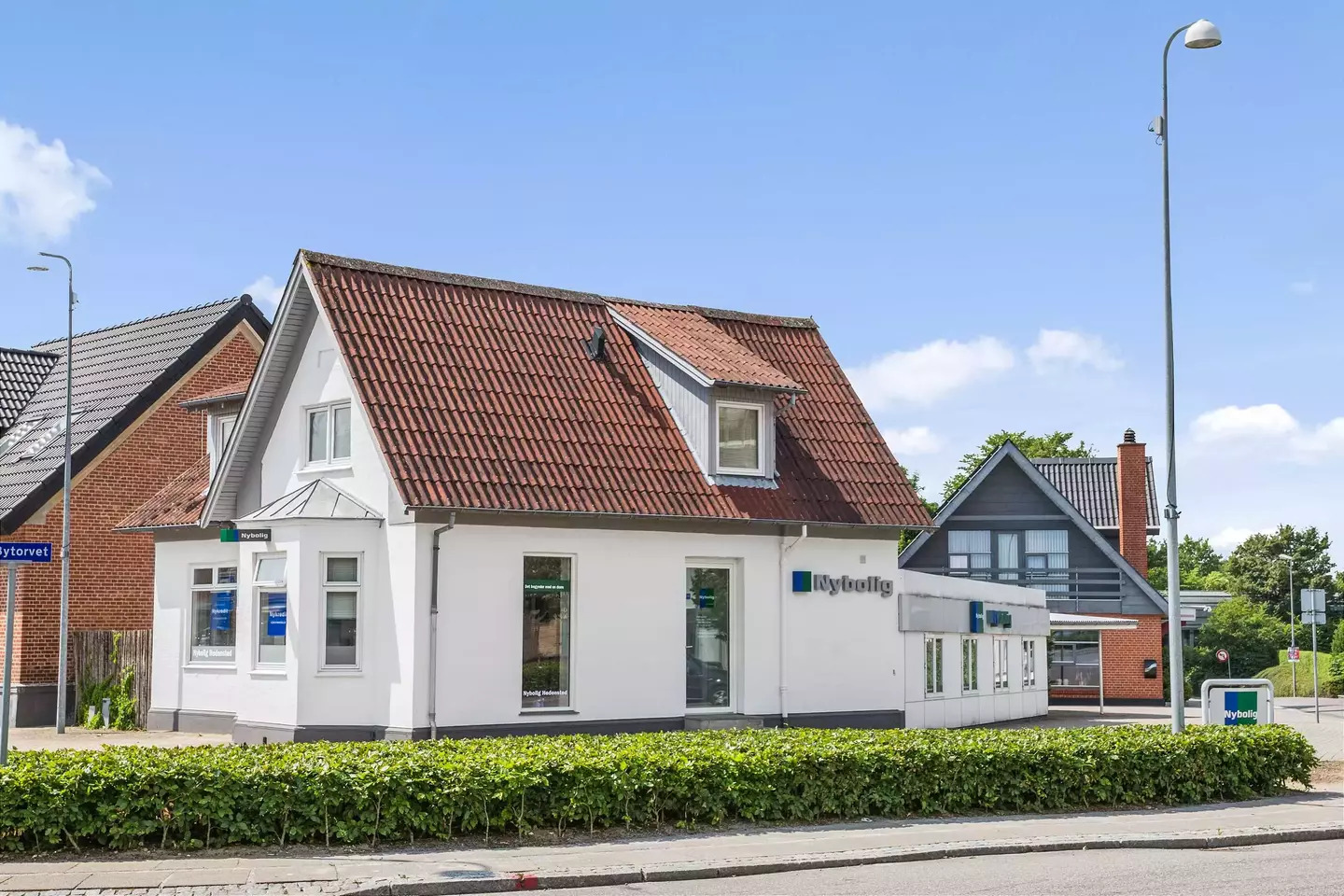 Nybolig Hedensted: Lokal mægler med 4,4-stjerners TrustPilot score!