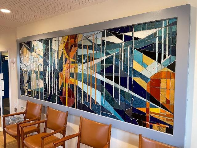 Langeland beriges med Helle Scharling-Todds glasmosaikker i rådhuset