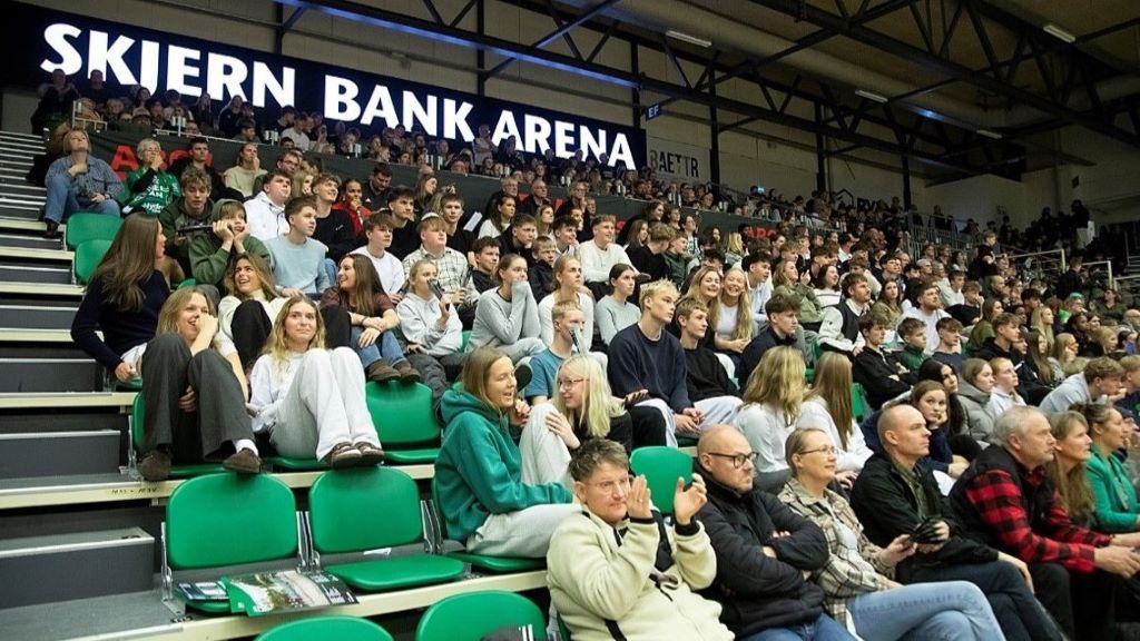 Skjern Håndbolds hjemmekamp og jubilæumsfejring i Skjern Bank Arena
