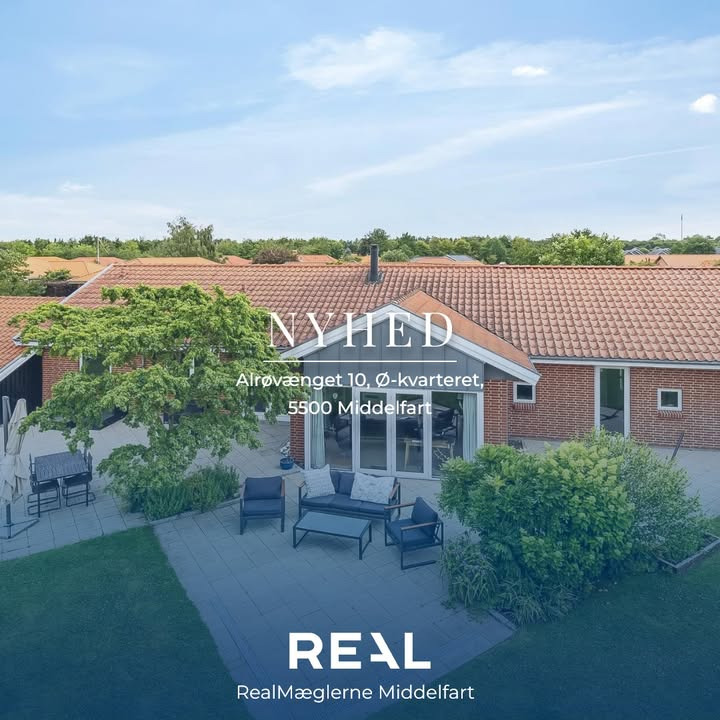 RealMæglerne Middelfart præsenterer sublimt beliggende kvalitetsvilla i Ø-kvarteret