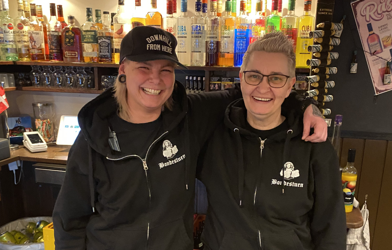 Karina driver Bondestuen med stor passion: “Her er altid som der plejer”