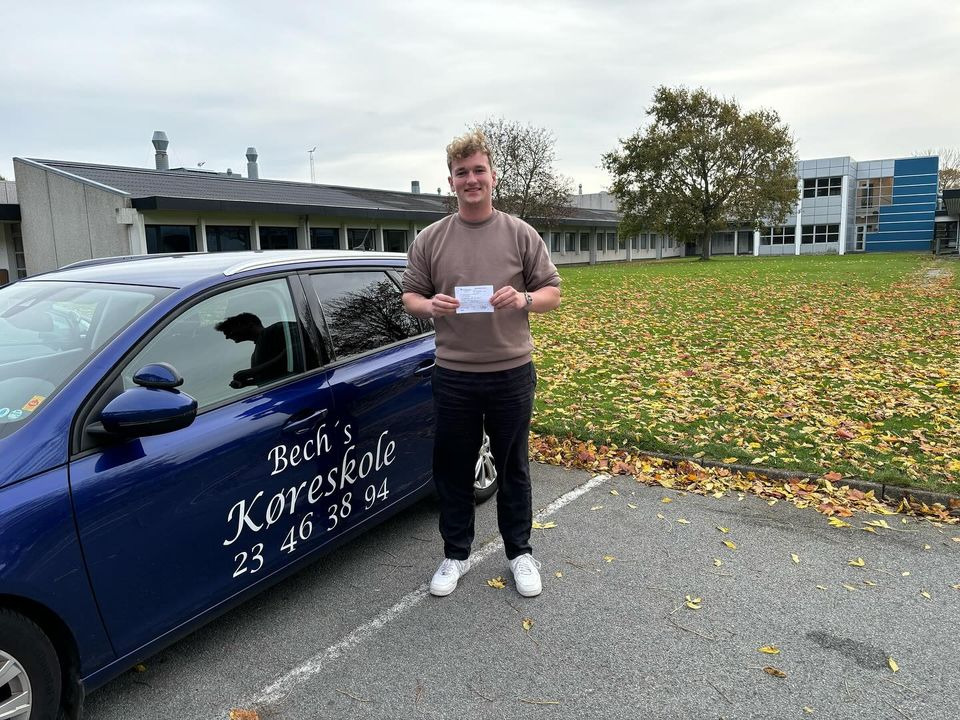 Bech's Køreskole ønsker Andreas Oldager tillykke med kørekortet – tilmeld dig vores kommende hold nu!
