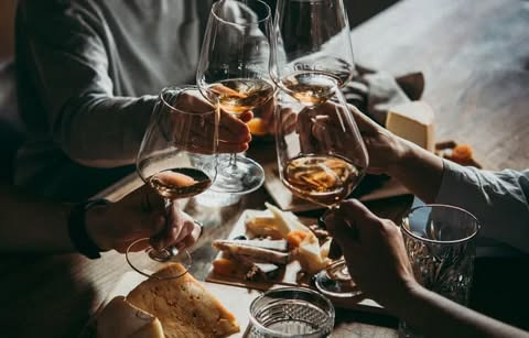 Restaurant Holger inviterer til vin-aften med smagfuld vinsmagning og lækkert nipsebræt