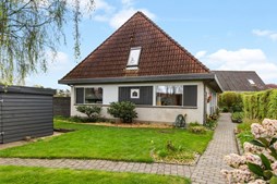 Charmerende villa med søudsigt til salg hos EDC Skive I/S