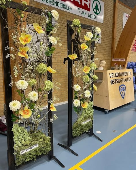 Fynbogården Blomster ApS bidrager med forårsdekorationer til gymnastikopvisning i Øster Brønderslev