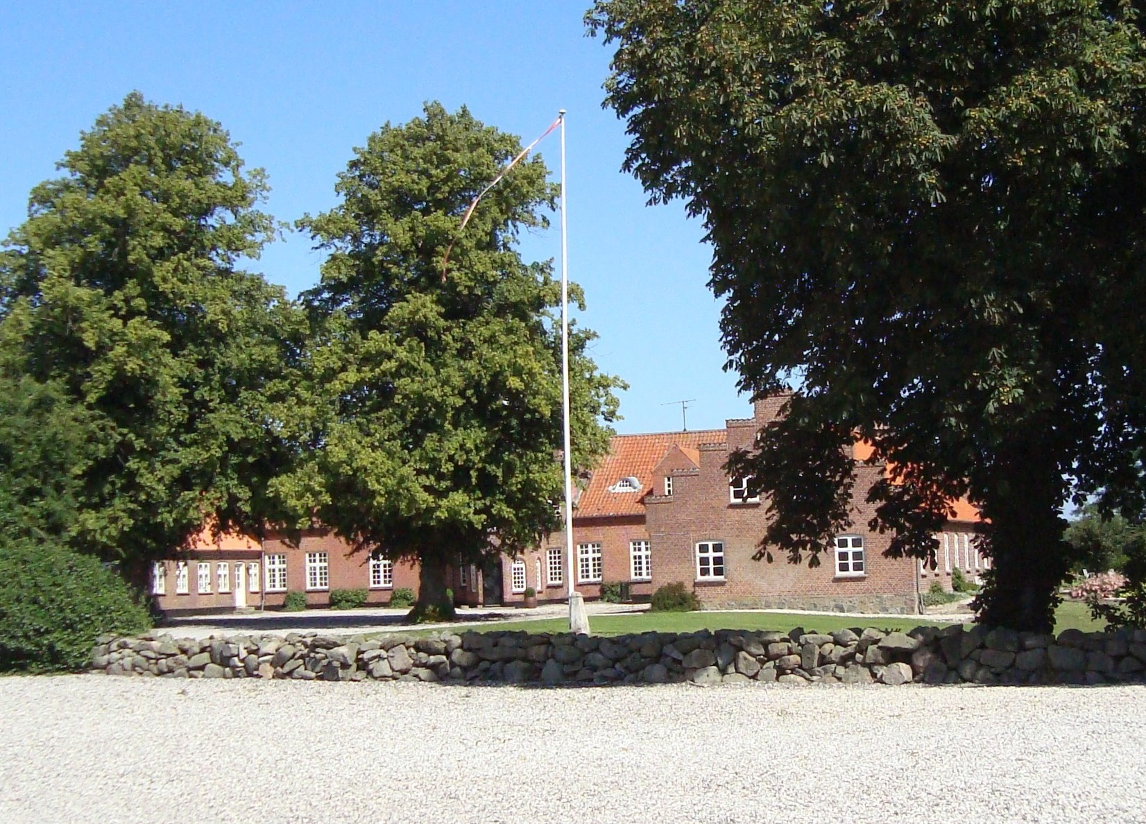 Oplev historiens vingesus på Demstrup Hovedgård