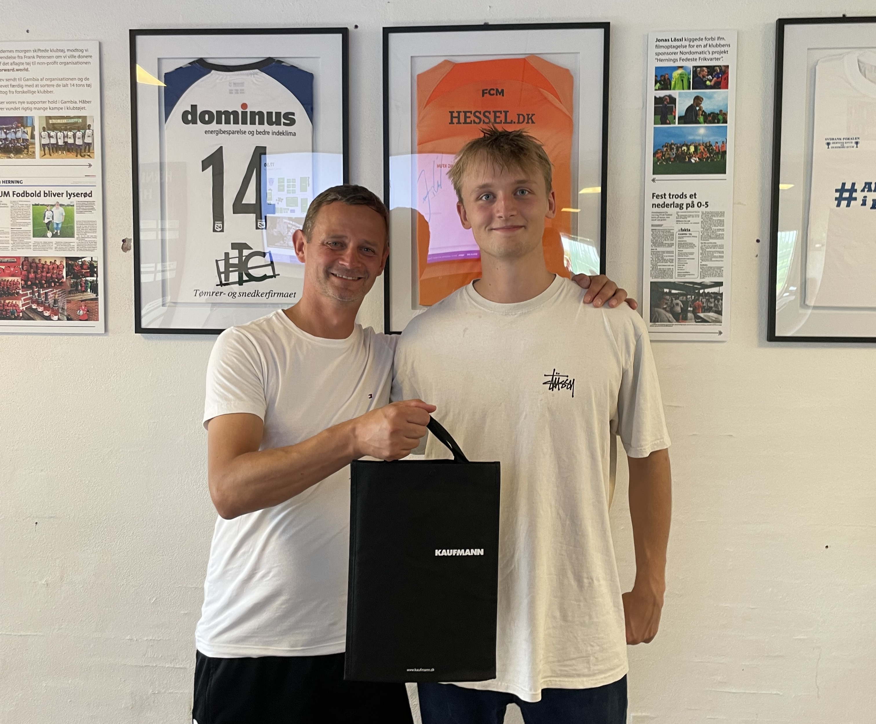 Herning KFUM triumferer mod FodboldHoldet Herning (2) på varm septemberdag