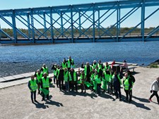 210 frivillige samlede 100 sække affald i naturen