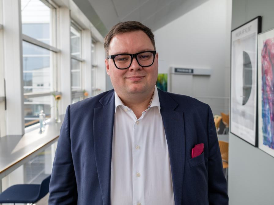 Mirco Reimer Elster deler sin historie i grænselandet på Vollsmose Bibliotek