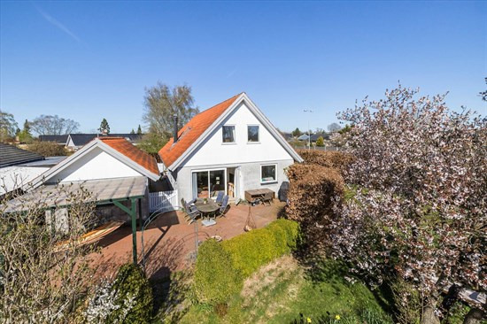 Kløvervej 28 og 3 andre boliger er kommet til salg denne uge i Viby Sjælland - se boligerne her.