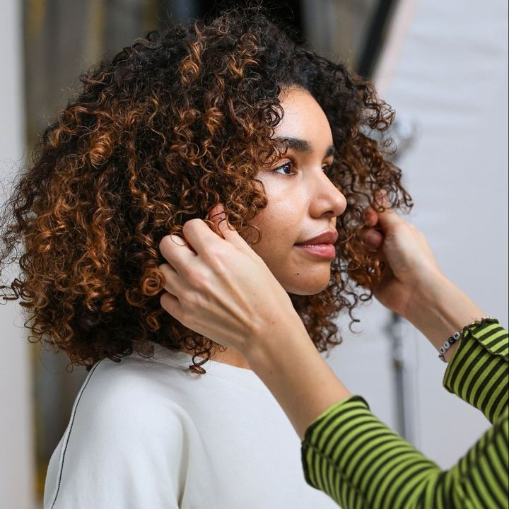 Zenz inviterer til gratis konsultationer for krøllede lokker i deres saloner