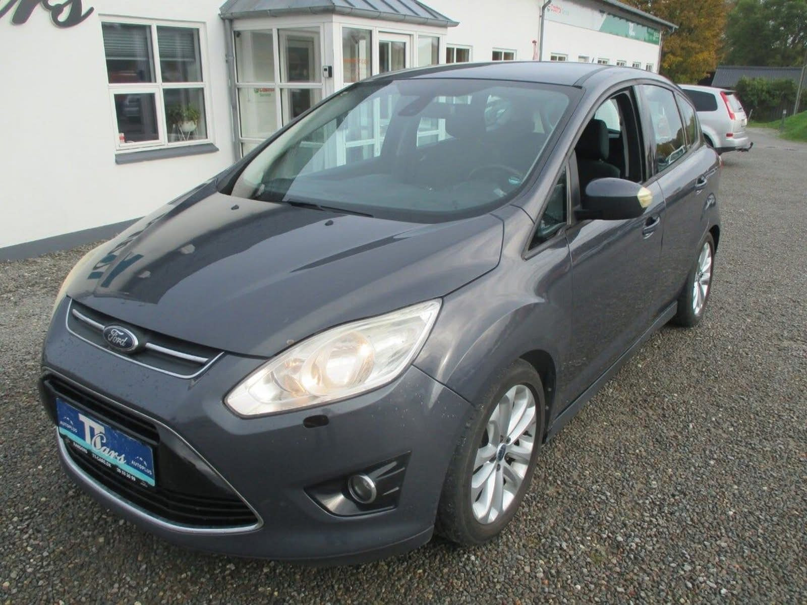 TT CARS ApS fremhæver Ford C-MAX som brugt bil med komfort