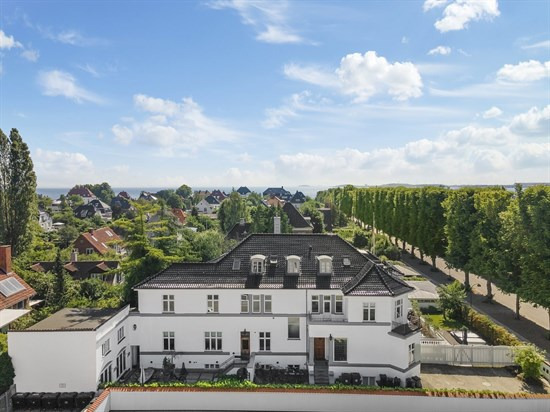 Drømmer du om luksus? Se Gentofte kommune dyreste bolig til 95,0  mio. kroner på Hambros Alle 3A og flere topadresser!