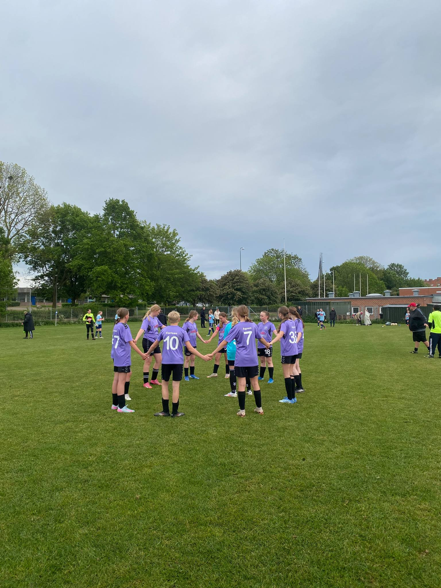 Agnes' fire mål sikrer Faxe-Haslev en klar sejr over FC Nakskov