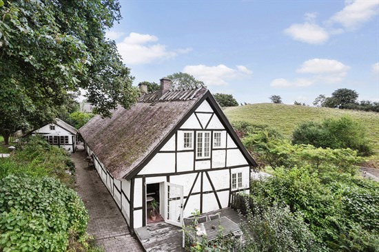 Luksusbolig netop kommet til salg i Lejre: Se hvad du skal smide for Lejres dyreste adresser her