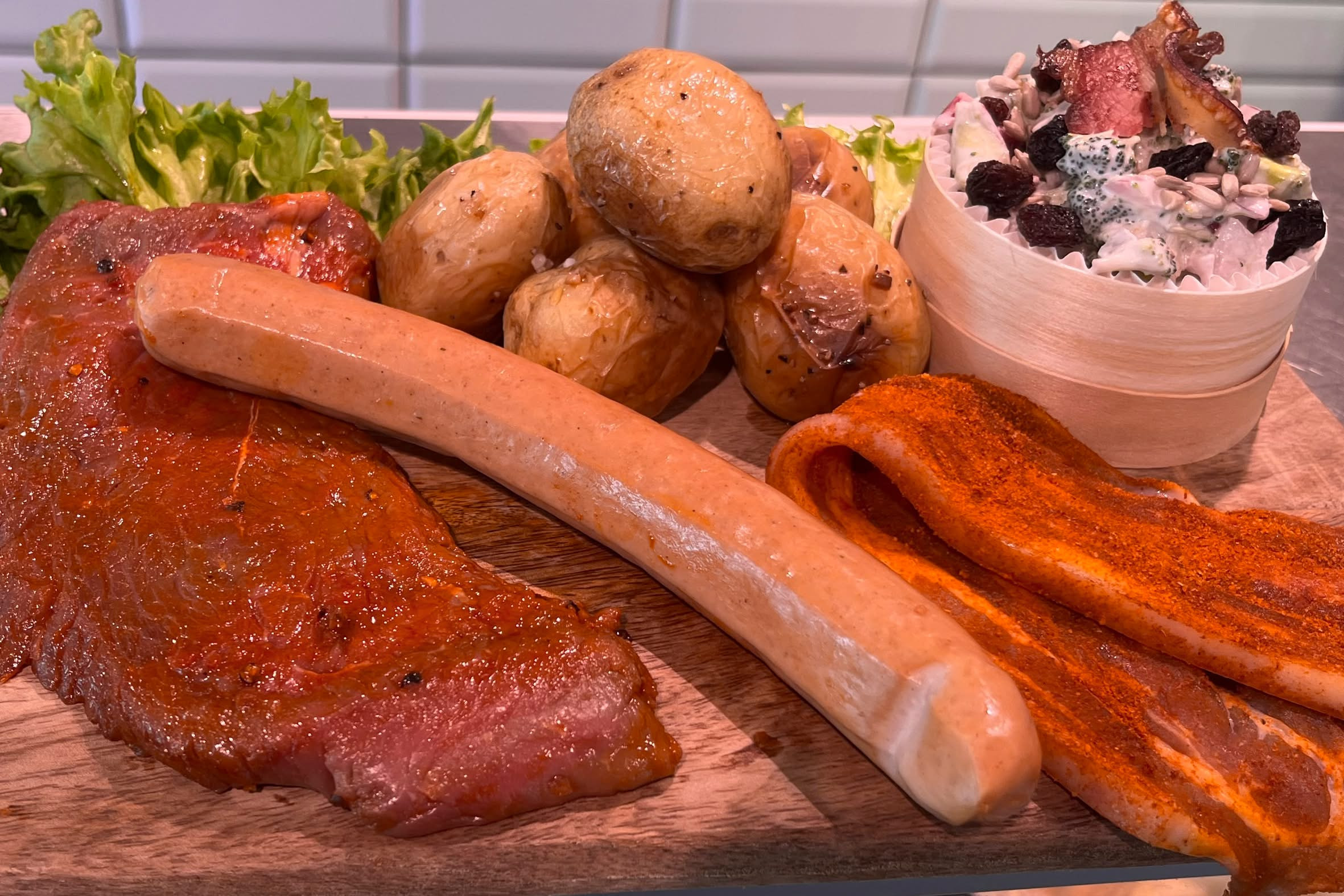 Slagter Primby tilbyder Skt Hans-kits og ekstraordinære åbningstider til grillen