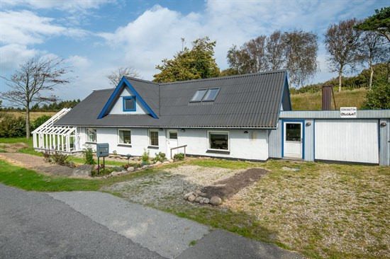 Dejlig villa med udsigt ud over de åbne marker og i rigtig landlig idyl i hjertet af Vendsyssel