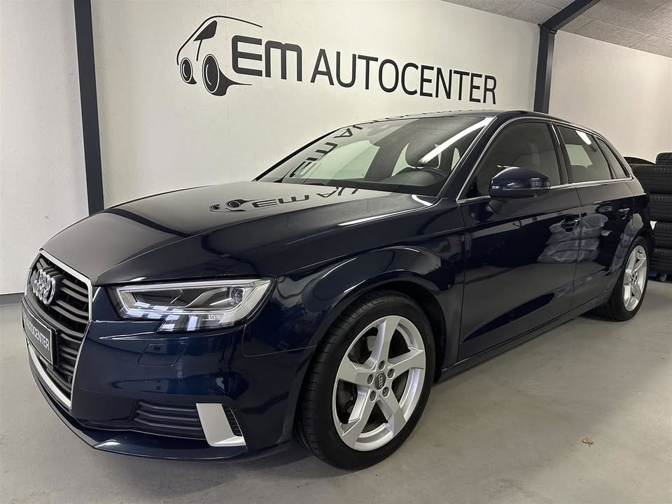 Audi A3 med masser af udstyr hos EM Autocenter ApS gør din køretur komfortabel