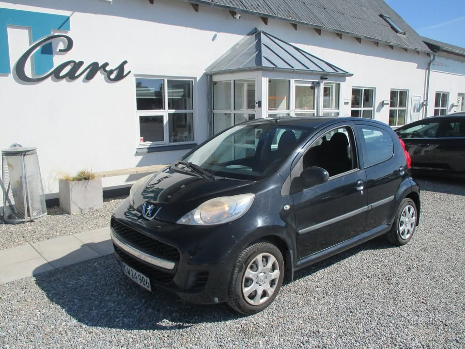 TT CARS ApS opfordrer til at booke en prøvetur i Peugeot 107 i dag