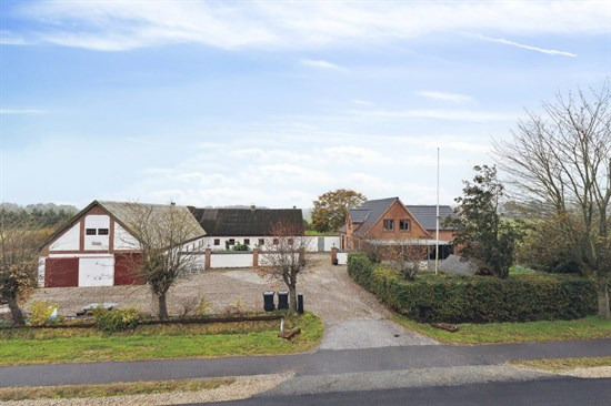 Netop kommet til salg: Hjallerupvej 1 en af Dronninglunds dyreste adresser