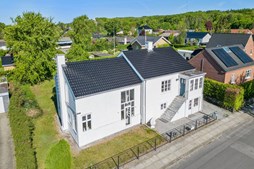 Ny pris på rummelig villa i hjertet af Vodskov nu til 2.195.000 kr