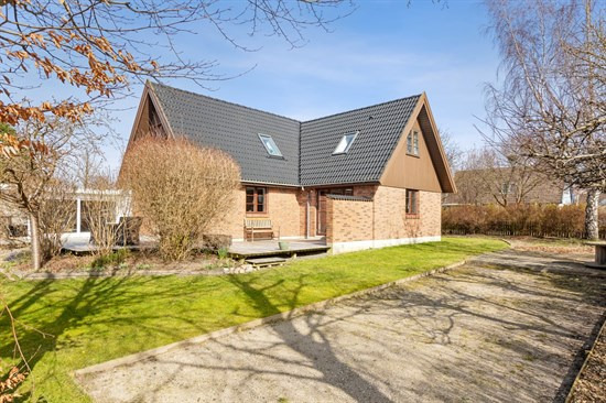 Pris sat ned med 150.000 kr. på Møllestensvej 1