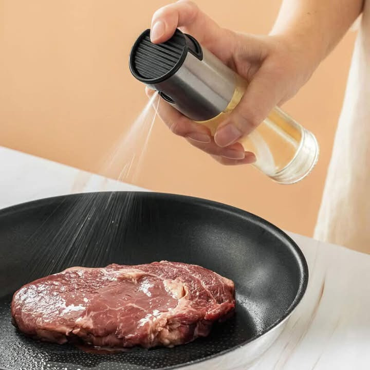 Få en praktisk oliedispenser hos Min Købmand Øster Bjerregrav