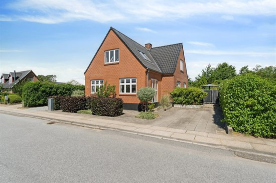 Top 6 over dyreste boliger til salg i Auning. Priser op til 4.495.000 kr