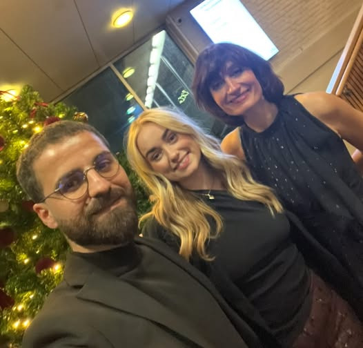 Chlou ønsker glædelig jul og informerer om åbningstider i ferien