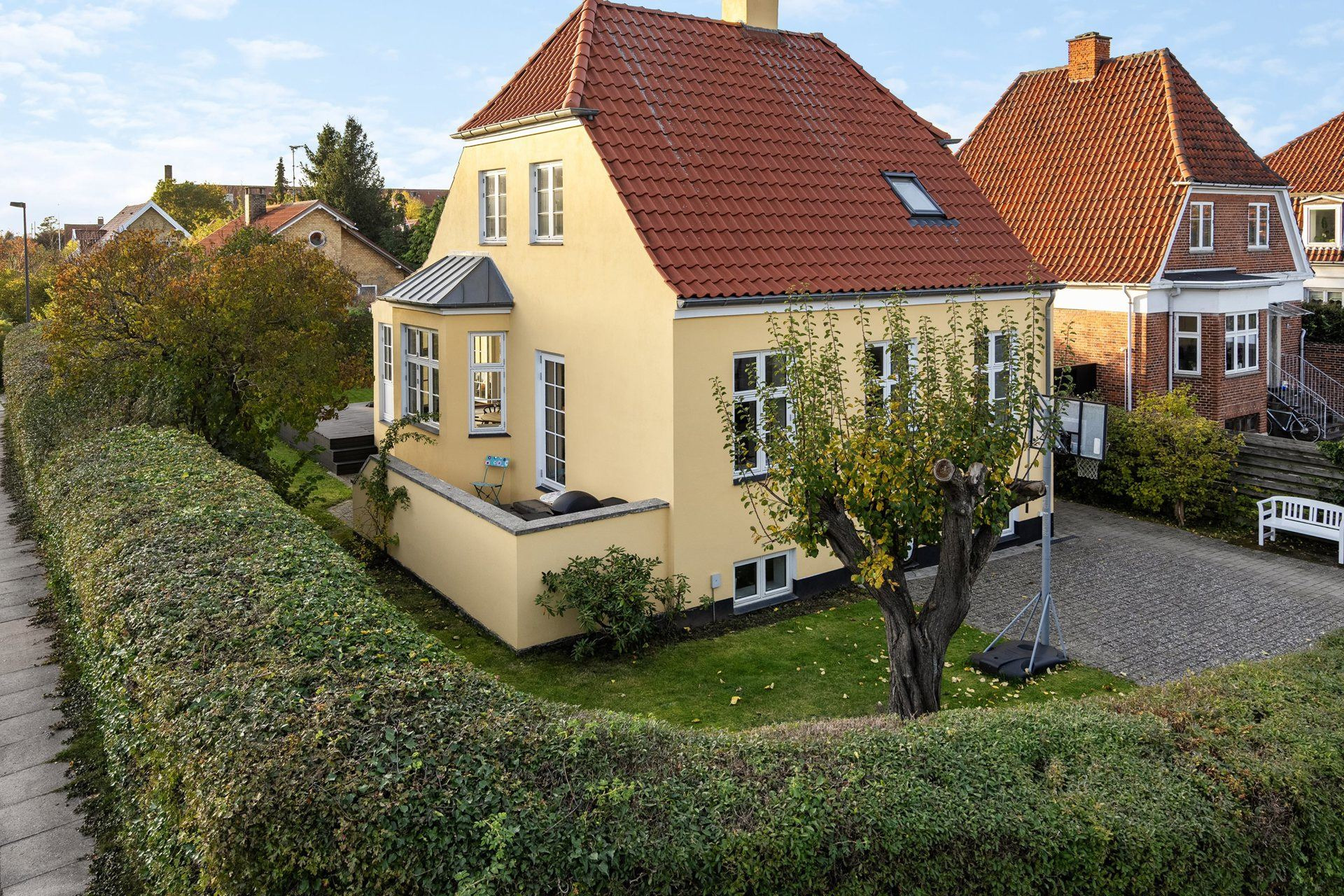 Svend Gønges Vej 21 til salg for 11,0  mio. kroner - Se 5 andre boliger til salg i Brønshøj